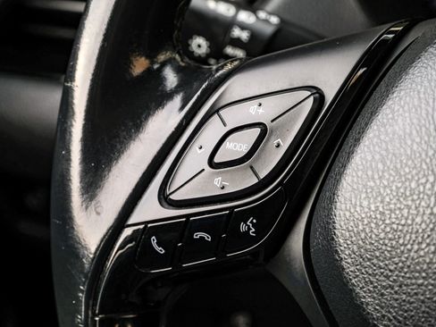 Used 2019 Toyota C-HR Limited image 15