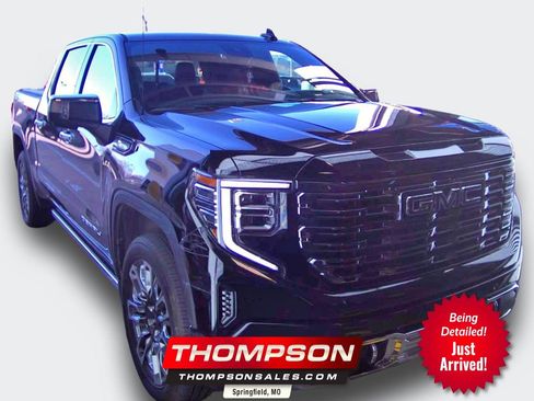 Used 2025 GMC Sierra 1500 Denali Ultimate image 1