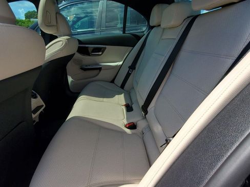 Used 2025 Mercedes-Benz C 300 4MATIC Sedan image 5