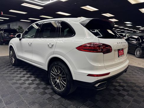Used 2018 Porsche Cayenne image 9