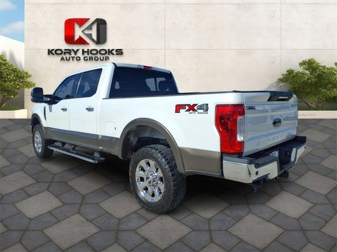 Used 2017 Ford F250 Lariat w/ Lariat Ultimate Package image 2