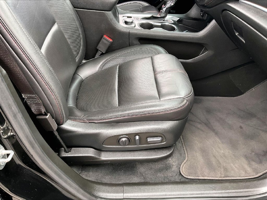 Used 2023 Chevrolet Traverse RS AWD/4WD image 38