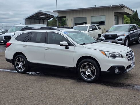Used 2015 Subaru Outback 2.5i Limited AWD/4WD image 3