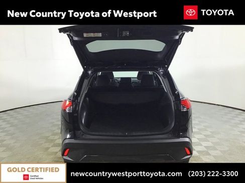 Used 2022 Toyota Corolla Cross XLE image 21