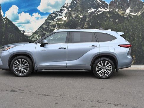 Certified 2021 Toyota Highlander Platinum image 7