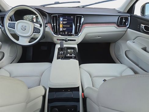 Used 2022 Volvo S60 T8 R-Design Expression w/ Premium Package image 10