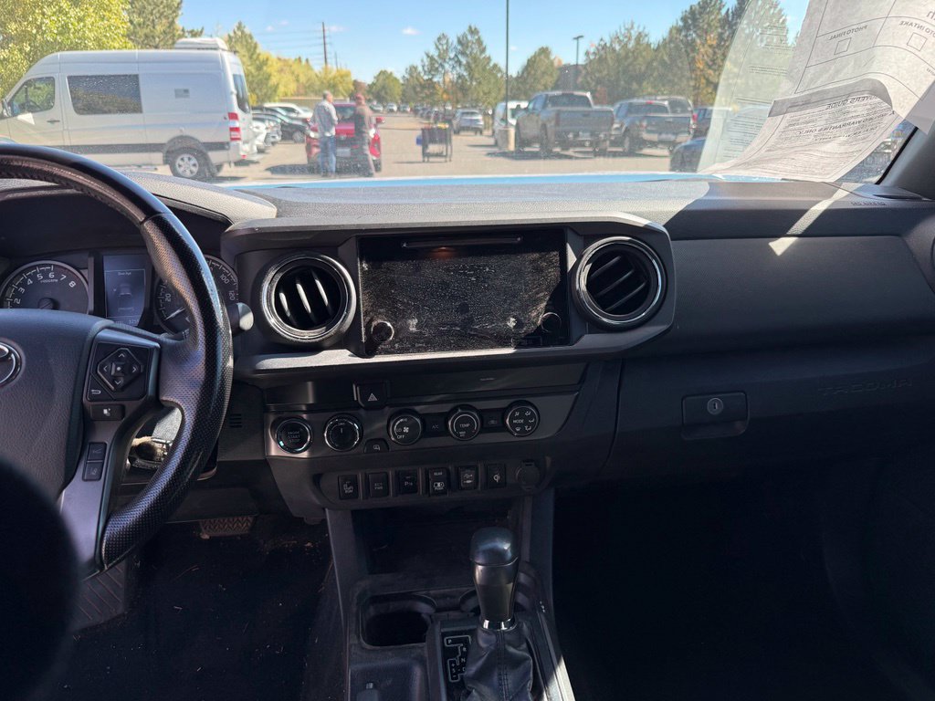 Used 2019 Toyota Tacoma TRD Off-Road w/ Technology Package AWD/4WD image 27