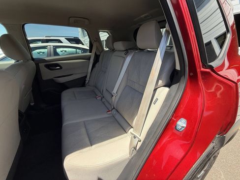 Used 2025 Nissan Rogue SV AWD/4WD image 39