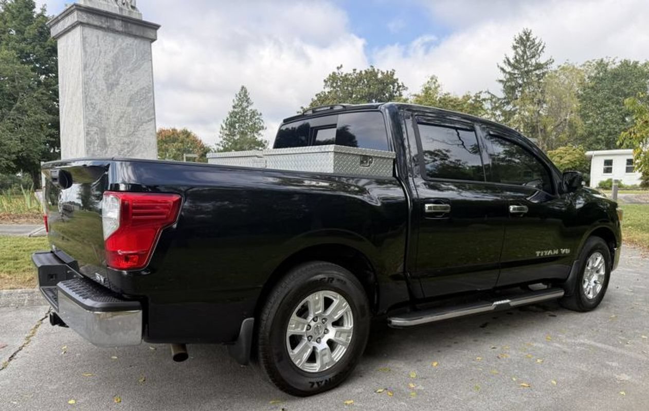 Used 2019 Nissan Titan SV RWD image 7