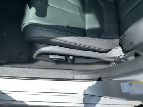Used 2025 Acura Integra FWD image 14