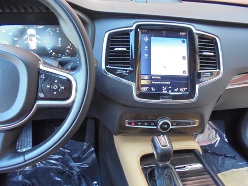 Used 2016 Volvo XC90 T6 Momentum AWD/4WD image 17