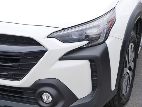 Certified 2025 Subaru Outback Premium AWD/4WD image 16
