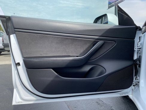 Used 2019 Tesla Model 3 Standard Range Plus image 21