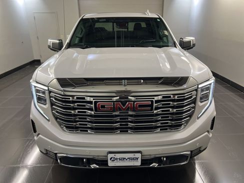 Used 2022 GMC Sierra 1500 Denali w/ Technology Package image 2