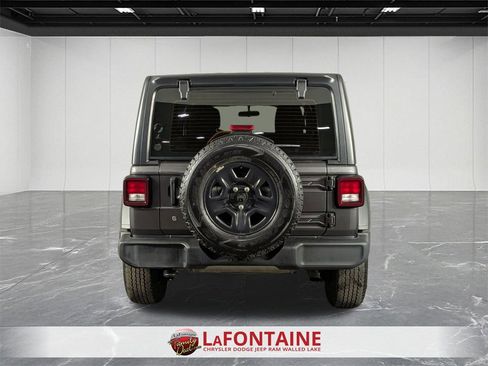 Certified 2018 Jeep Wrangler Unlimited Sport image 4