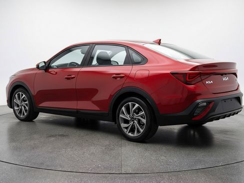 Used 2025 Kia K4 FWD image 9