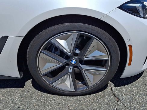 Used 2025 BMW i4 xDrive40i w/ Premium Package AWD/4WD image 9