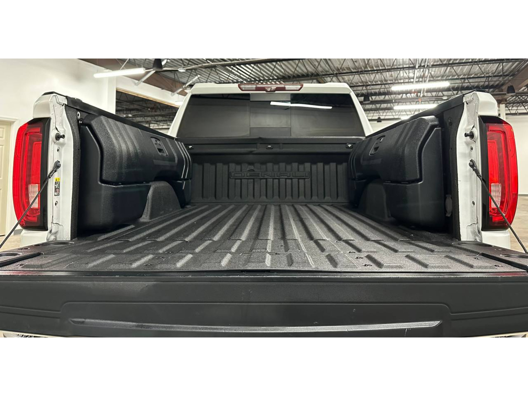 Used 2020 GMC Sierra 1500 Denali w/ Denali Ultimate Package AWD/4WD image 15