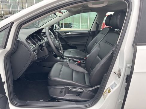 Used 2021 Volkswagen Golf 4-Door image 14