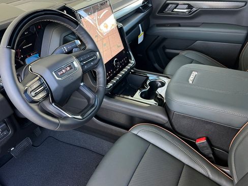 New 2026 GMC Yukon AT4 AWD/4WD image 8