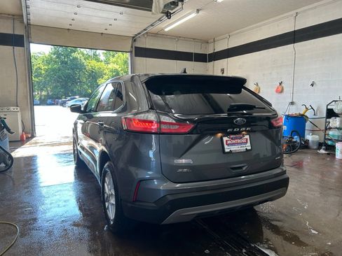 Used 2021 Ford Edge SEL w/ Convenience Package AWD/4WD image 4