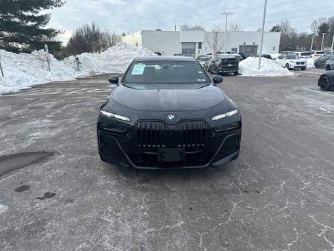 Certified 2023 BMW 760i xDrive w/ Executive Package image 8