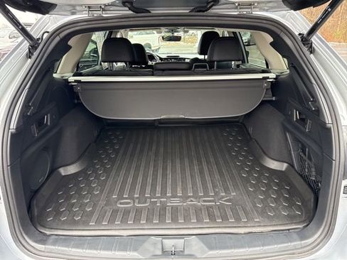 Used 2022 Subaru Outback Limited image 17