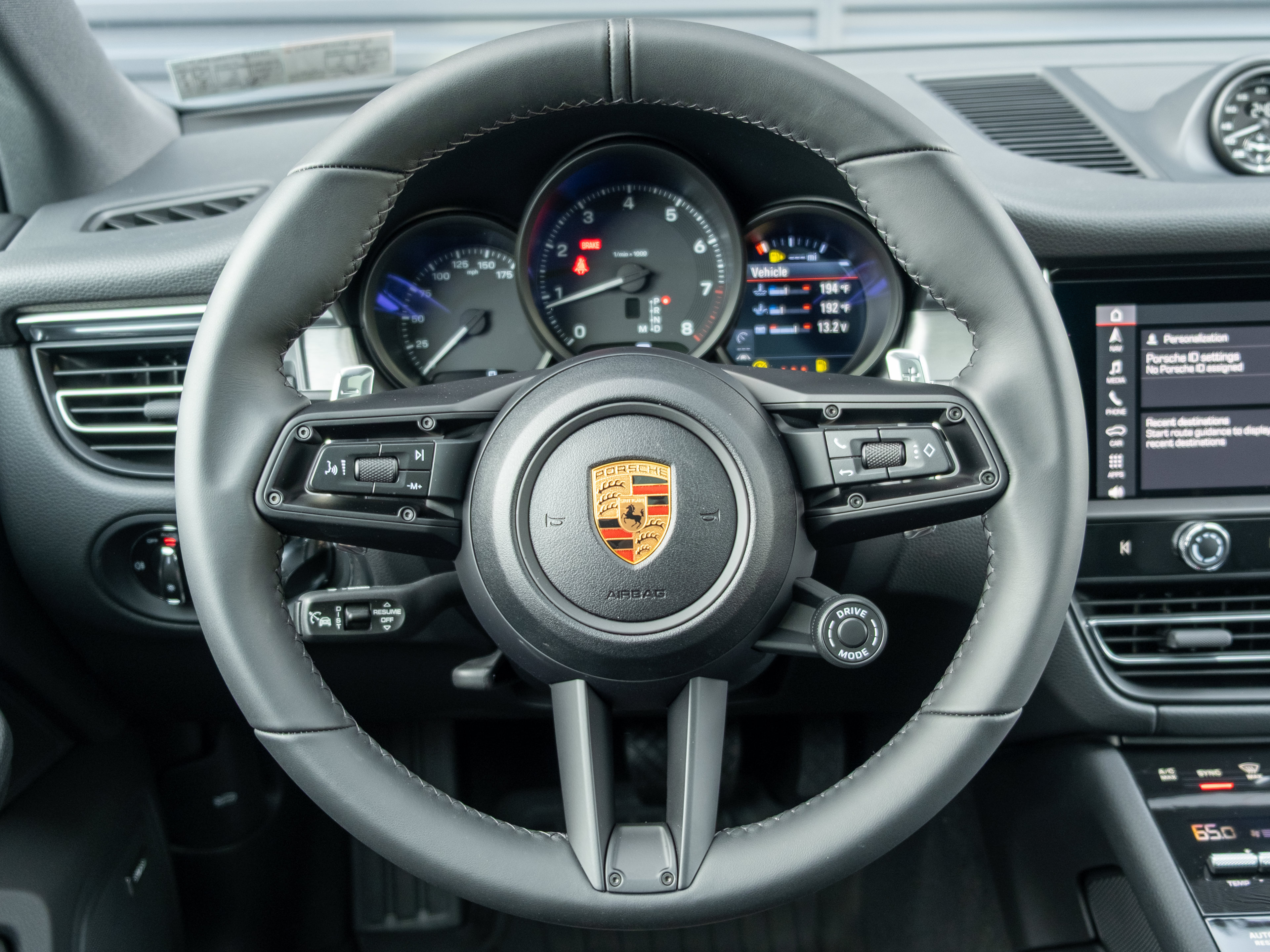 Certified 2026 Porsche Macan AWD/4WD image 26
