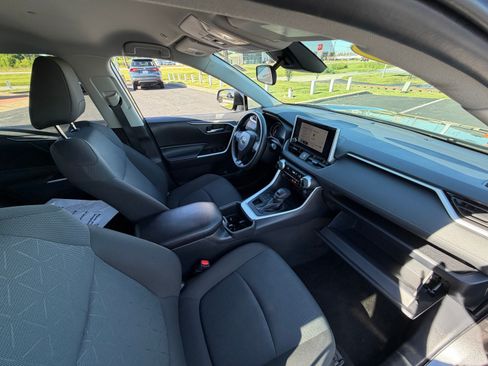 Certified 2025 Toyota RAV4 XLE AWD/4WD image 11