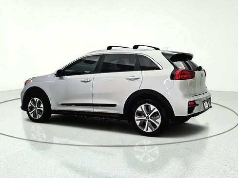 Used 2020 Kia Niro EX Premium FWD image 5