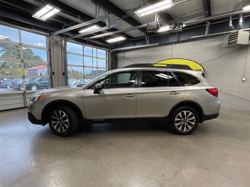 Used 2016 Subaru Outback 2.5i Limited AWD/4WD image 2