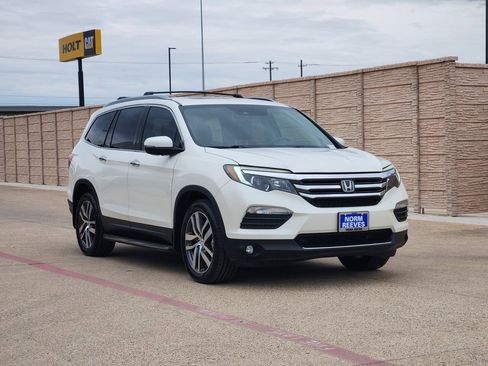 Used 2017 Honda Pilot Elite image 3