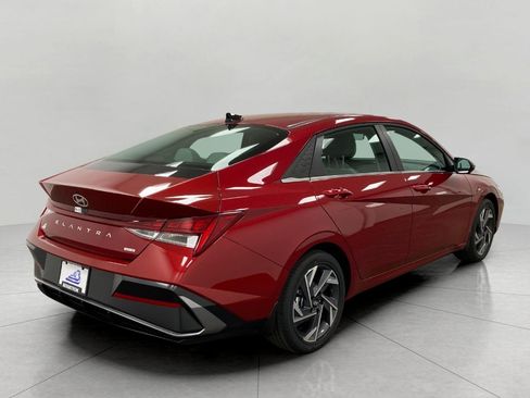 New 2026 Hyundai Elantra Limited image 3