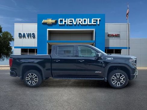Used 2025 GMC Sierra 1500 AT4 w/ AT4 Premium Package AWD/4WD image 2