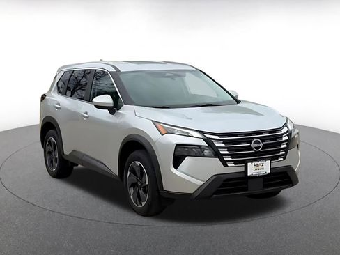 Used 2025 Nissan Rogue SV FWD image 3