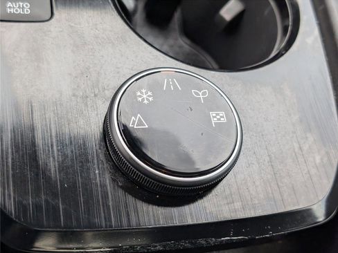 Used 2021 Nissan Rogue SV w/ Premium Package image 25