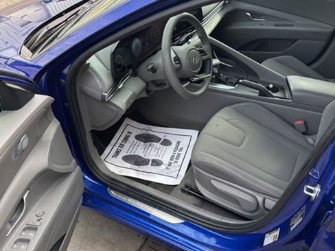 Used 2024 Hyundai Elantra SEL image 10