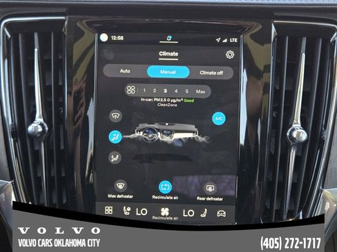 Used 2022 Volvo V90 B6 Cross Country image 18