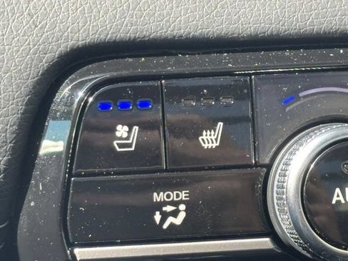 Used 2025 Honda Pilot Elite image 22