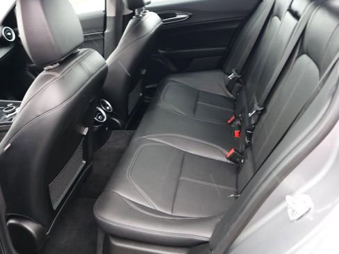 Used 2017 Alfa Romeo Giulia AWD image 11