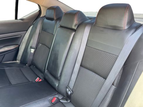 Used 2024 Nissan Altima 2.5 SR FWD image 16