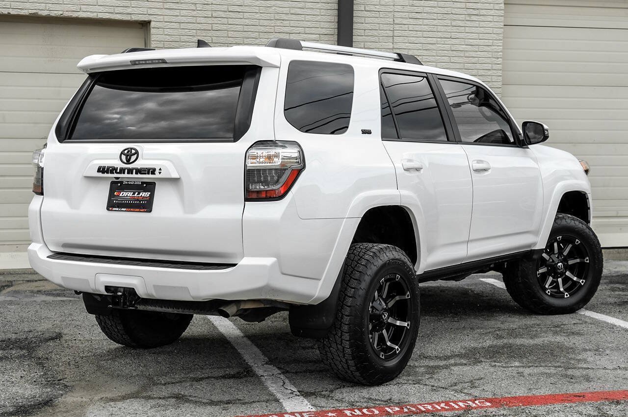 Used 2021 Toyota 4Runner SR5 Premium w/ Moonroof Package AWD/4WD image 11