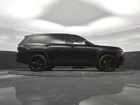 Used 2022 Jeep Grand Cherokee L Laredo AWD/4WD image 38