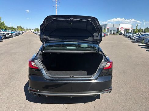 Used 2025 Toyota Camry SE FWD image 16