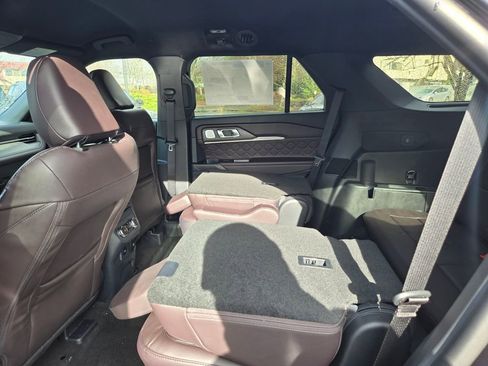 New 2026 Ford Explorer Platinum image 10