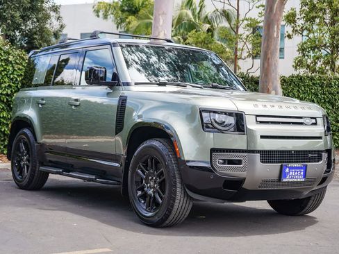 Used 2023 Land Rover Defender 110 X-Dynamic SE AWD/4WD image 3