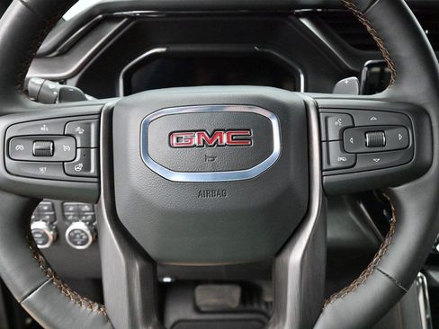 Used 2024 GMC Sierra 1500 AT4 w/ AT4 Premium Package AWD/4WD image 17