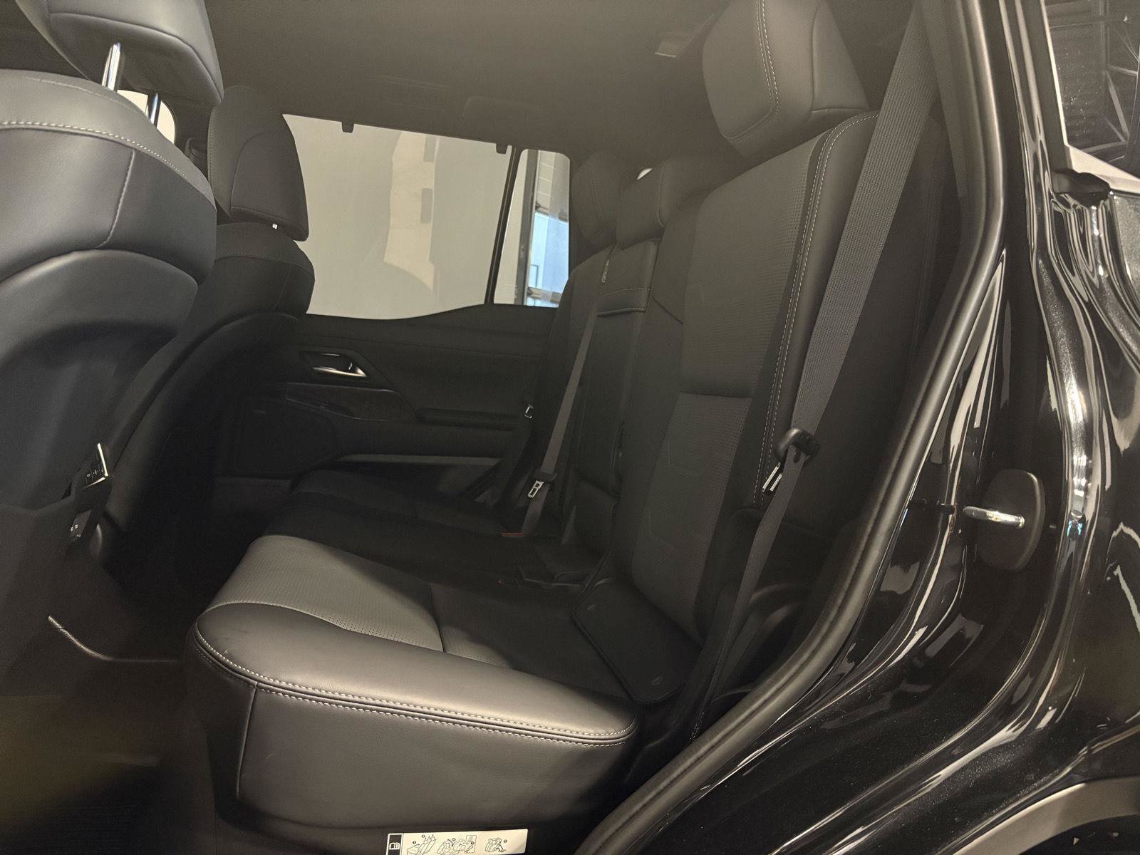 Used 2026 Lexus GX 550 w/ Accessory Package (2T) AWD/4WD image 43