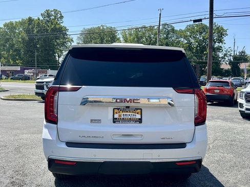 Used 2021 GMC Yukon XL SLT w/ SLT Luxury Plus Package AWD/4WD image 5