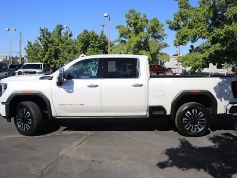 Used 2024 GMC Sierra 2500 Denali Ultimate image 3